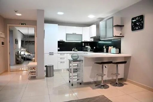 Stay At Lara 1Br Apt, 10 Mins Walk To Sliema Ferries Gzira