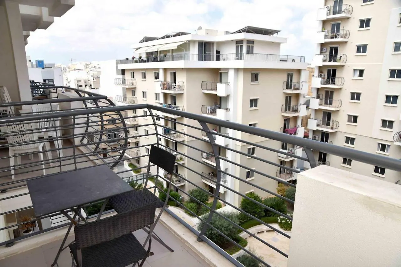 Apartment Stay At Lara 1Br Apt, 10 Mins Walk To Sliema Ferries Gzira Malta